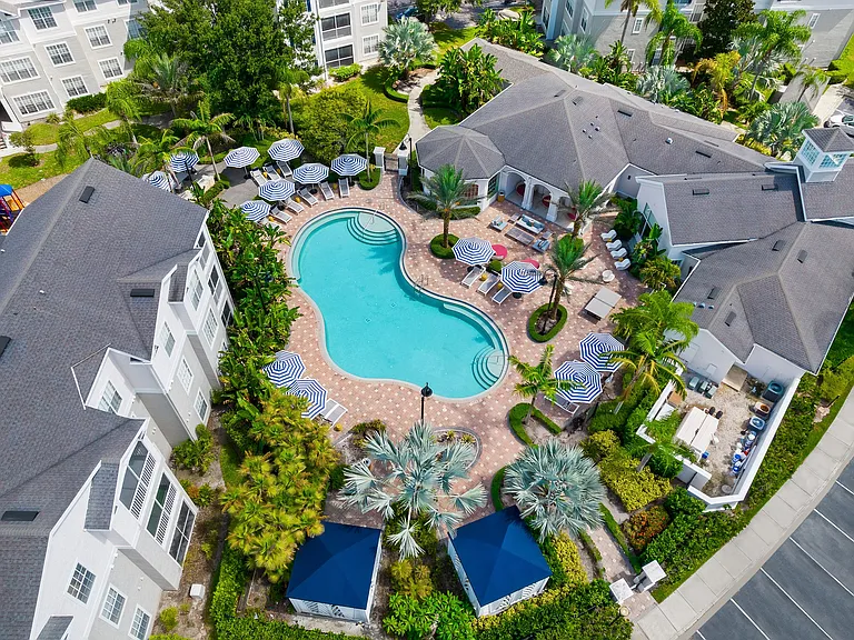 Grandeville at RiverPlace — Photo 6