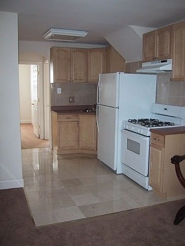 1st image of 523 W Abbottsford Ave #1
