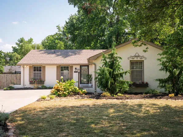 1756 E Swallow Street, Springfield, MO 65804