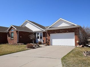 1012 Shoal Point Dr, Carter Lake, IA 51510