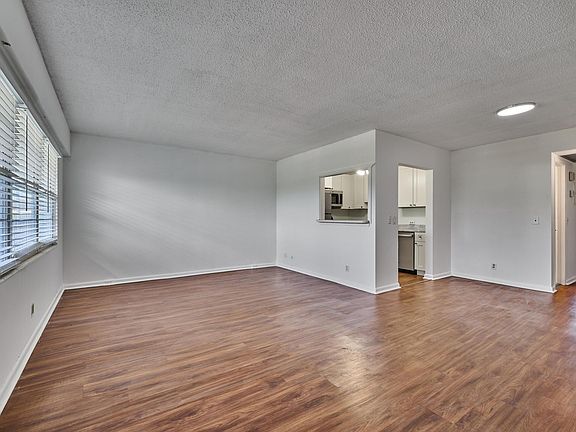 4th image of 325 Mansfield Drive #325 H