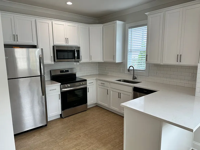 1211 Goodwin Ave — Photo 1