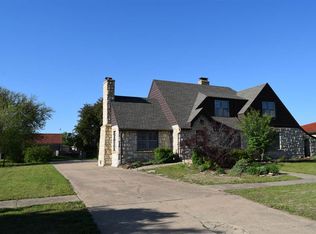 324 E 2nd St, Russell, KS 67665