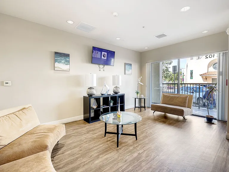 Harborview Apartments — Photo 13