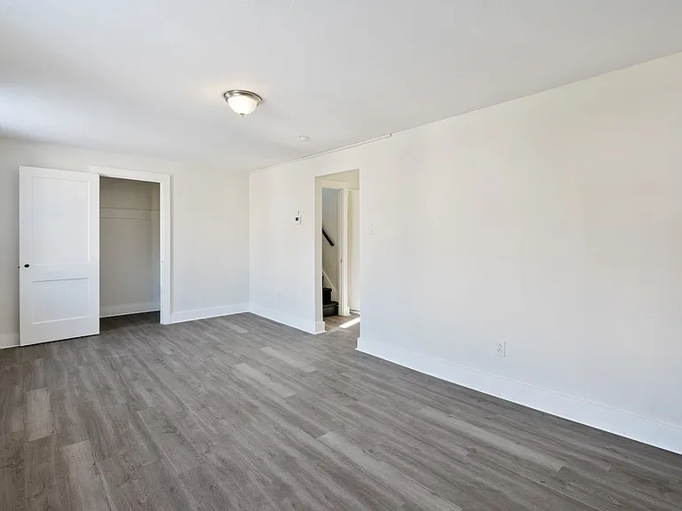 111 Kaplan Avenue — Photo 6