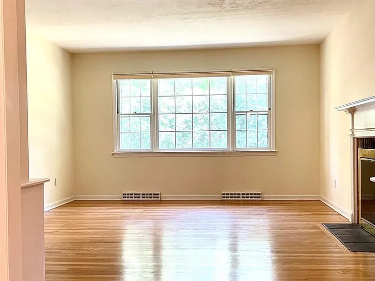 33 Monroe Ln — Photo 12