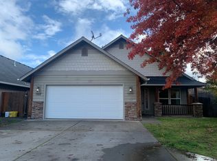 1443 SW Sturgeon Ct, Grants Pass, OR 97527