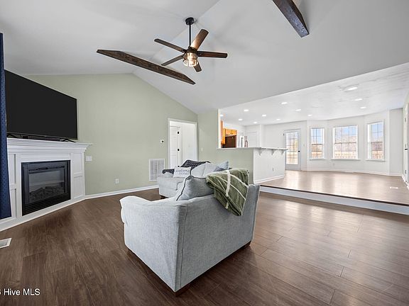 2nd image of 3215 Mobleys Bridge Road