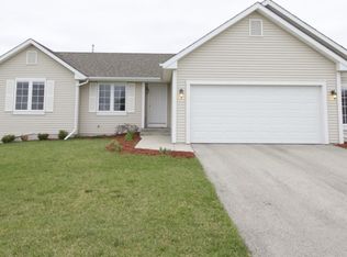 8525 Crooked Bend Rd, Machesney Park, IL 61115