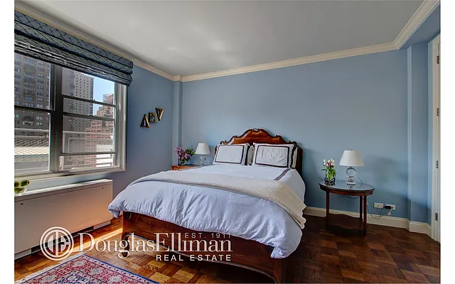 Sold by Douglas Elliman | media 21