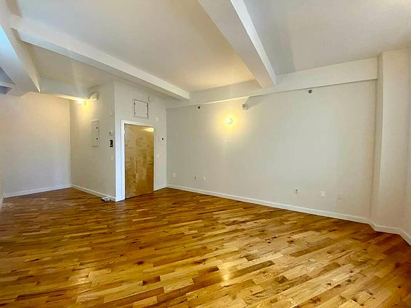 4th image of 29-28 41st Ave #506