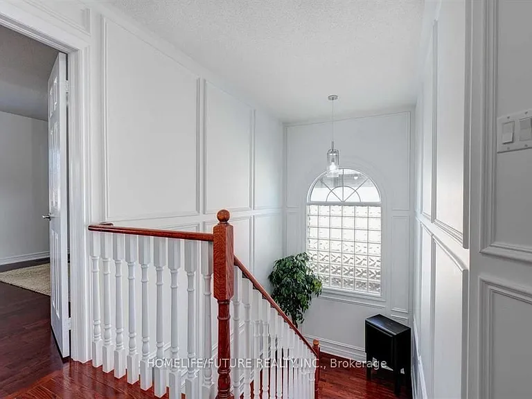 109 Boxwood Cres #MAIN 2ND — Photo 8