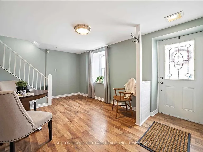 1612 Dufferin St — Photo 3