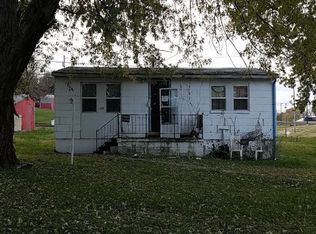 3844 Maplewood Dr, Saint Joseph, MO 64506