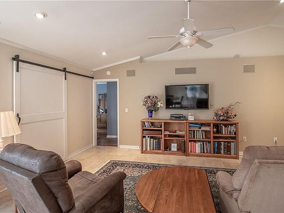 5th image of 1443 Mohrlake Dr