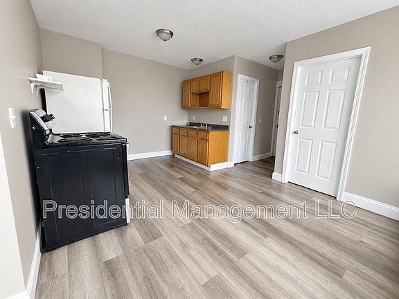 4th image of 258 Lawrence St #Ref4