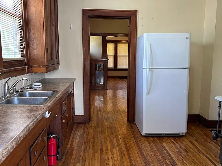 321 N Van Buren Ave — Photo 8