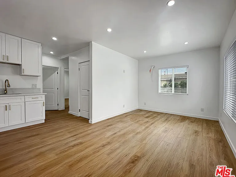 1814 S Longwood Ave — Photo 16