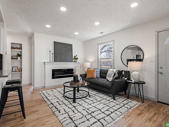 3rd image of 260 Columbus Ave