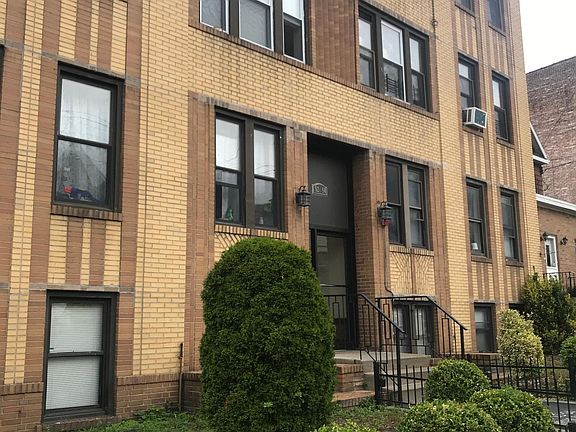 4th image of 92 Highland Ave APT 203