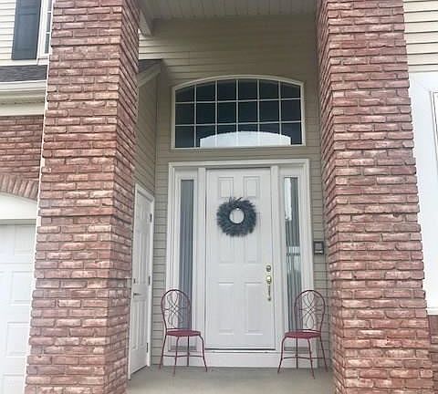 2nd image of 402 E Inverness Dr