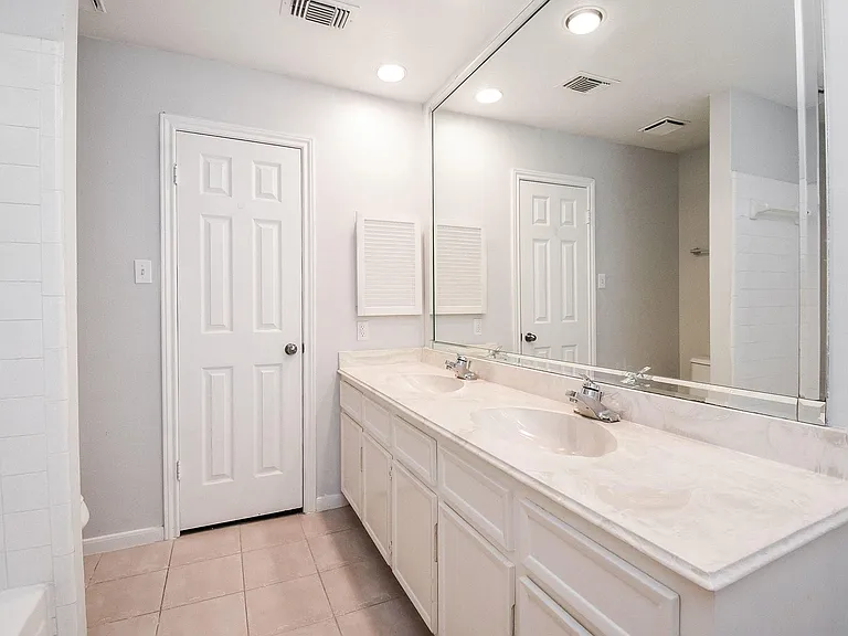 14418 Royal Hill Dr — Photo 18