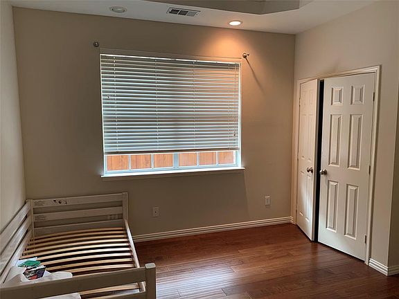 5th image of 8806 Lakewood Dr