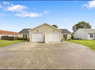 113 Charlton Rd, Hubert, NC 28539