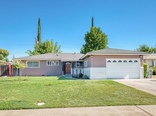 517 W Beverly Dr, Clovis, CA 93612