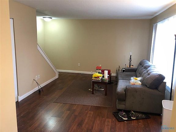 4th image of 3780 Lakepointe Dr