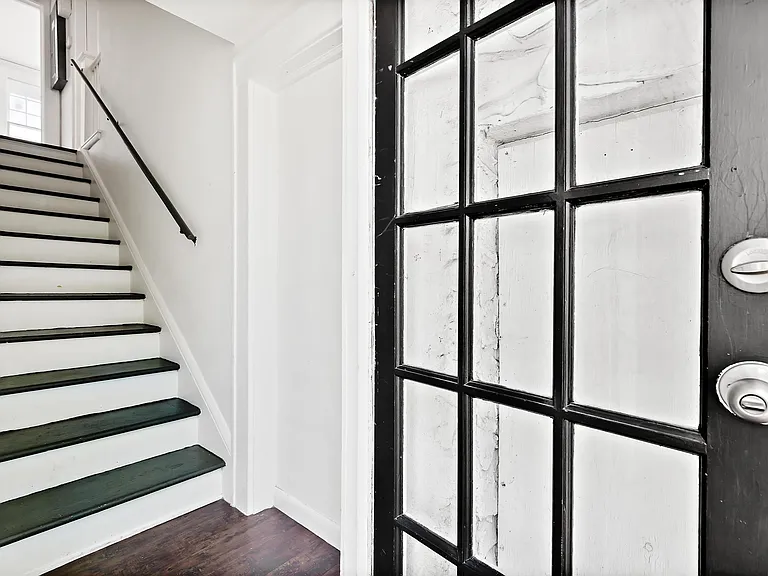 2333 College St #2 — Photo 8