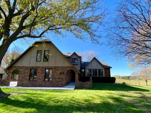 3014 Country Club Ln, Kearney, NE 68845