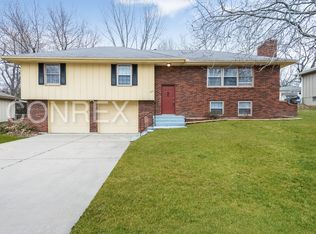 1004 SW 15th St, Blue Springs, MO 64015