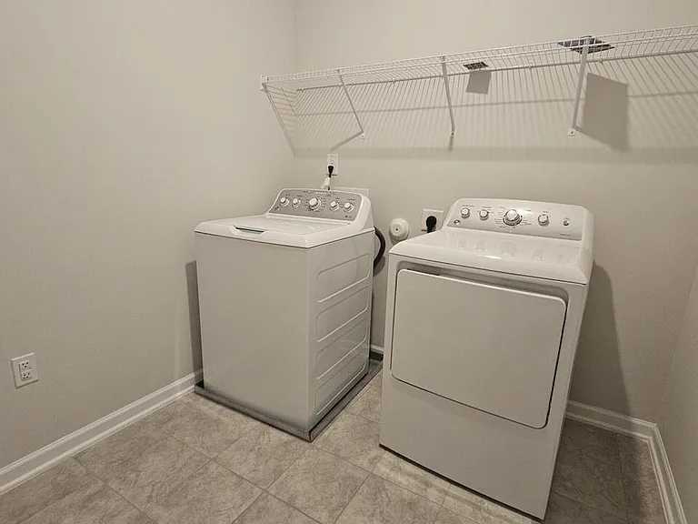 1038 Manorhaven Dr — Photo 28