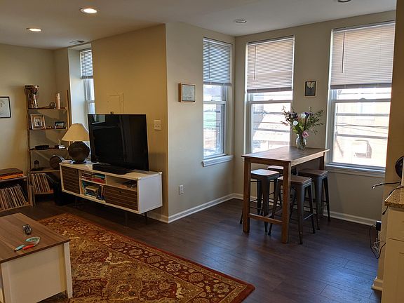 3rd image of 2334 Brown St Floor 2