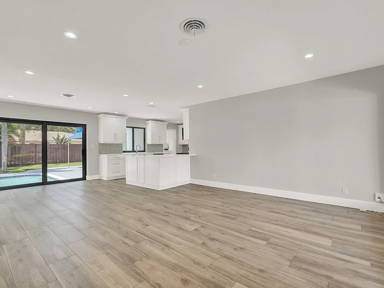 2164 NE 63rd Ct — Photo 3