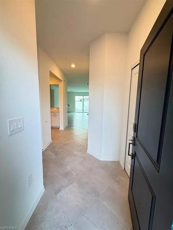 3 bed, 2.5 bath, 1879 sqft, $2,200 — Photo 3