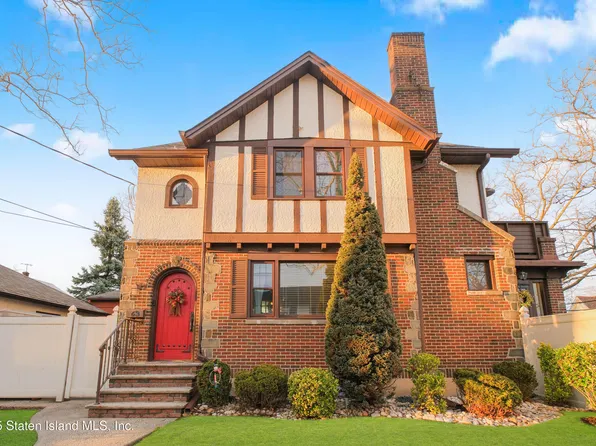 63 Riegelmann St, Staten Island, NY 10302