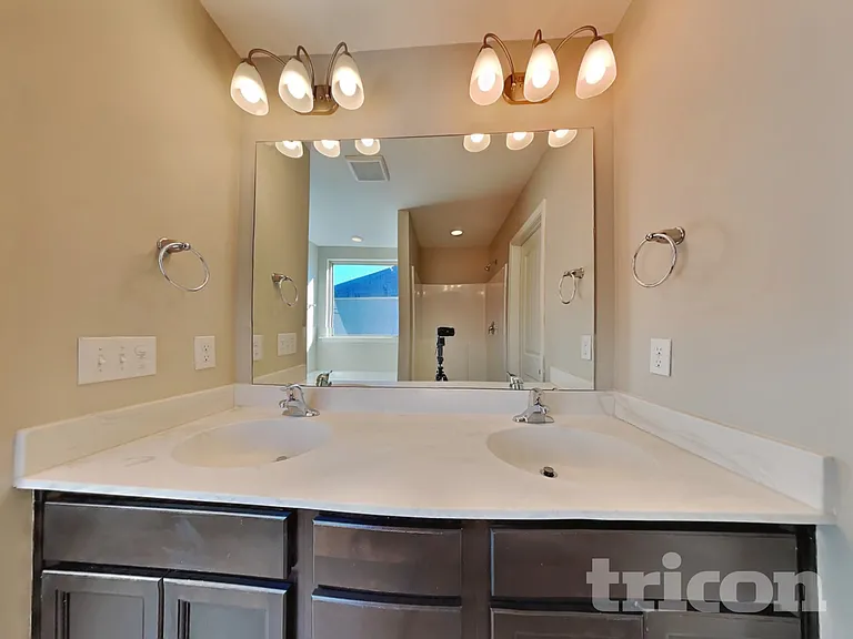 104 Yadkin St — Photo 8