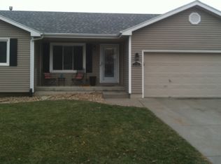 6140 NW 4th St, Lincoln, NE 68521