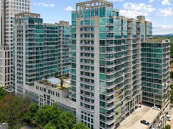 2nd image of 923 Peachtree St NE Unit 827
