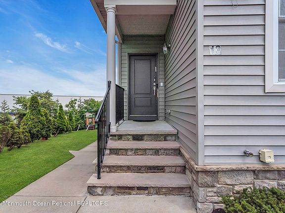 5th image of 13 Flannery Avenue