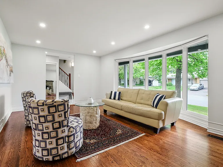 1902 Featherston Dr #1902 — Photo 14