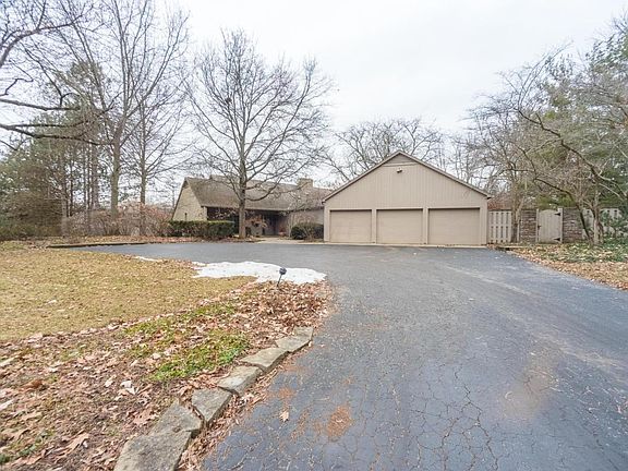 3rd image of 4830 Oldbridge Dr