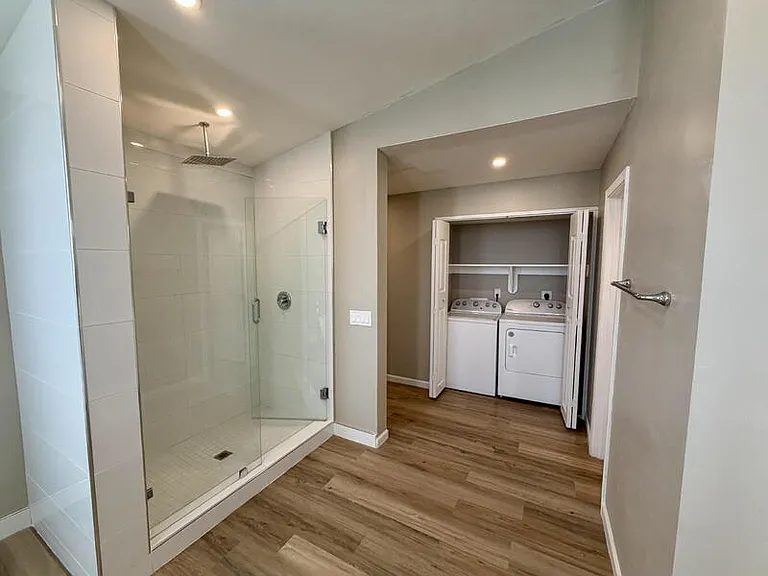 2029 W Adams St — Photo 14