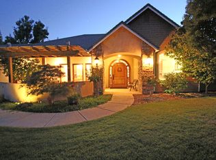 24 Sparrow Hawk Ln, Chico, CA 95928