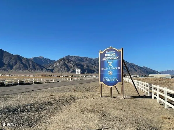 16 Hadley Community Stables, Round Mountain, NV 89045