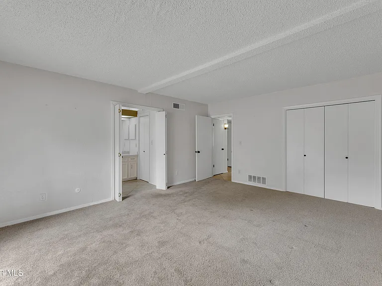 620 Lakeway Dr — Photo 33
