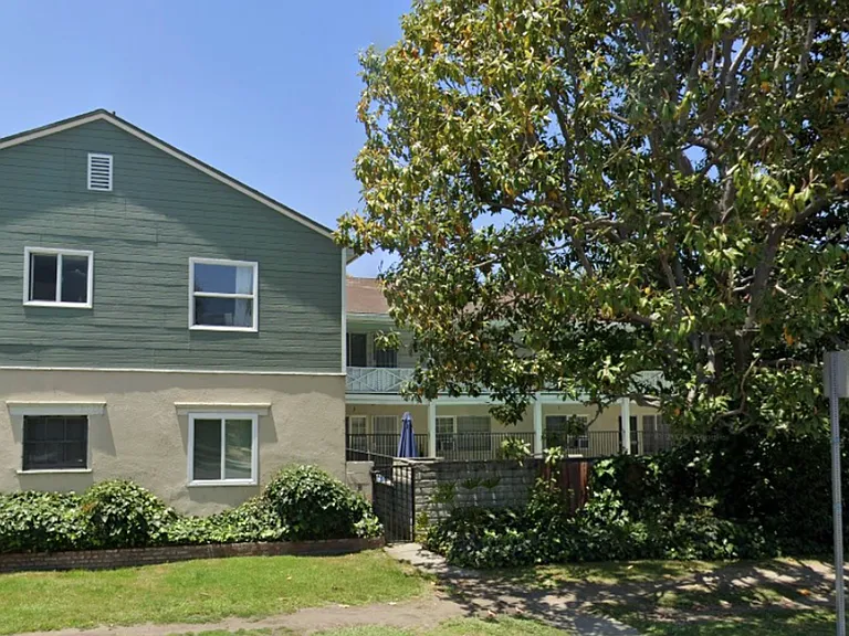 4265-4271 Coldwater Canyon Ave — Photo 3