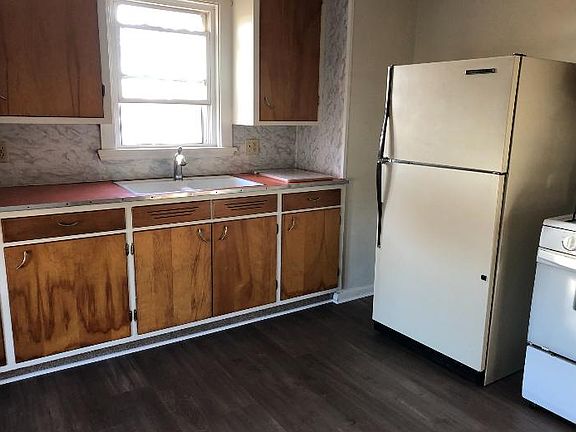 3rd image of 1110 Filmore Ave #3